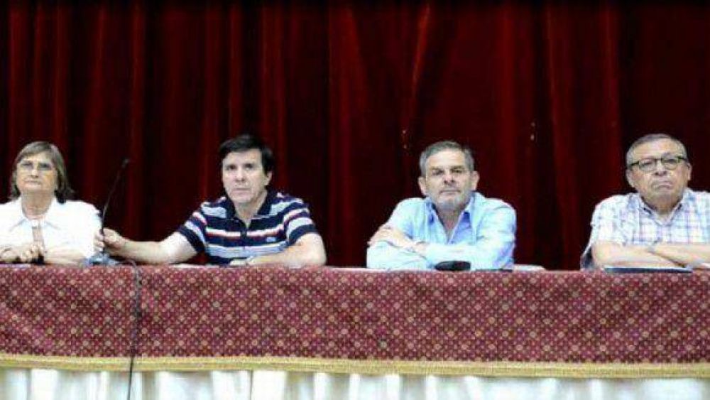 Contin�a el debate con miras a la Asamblea Universitaria