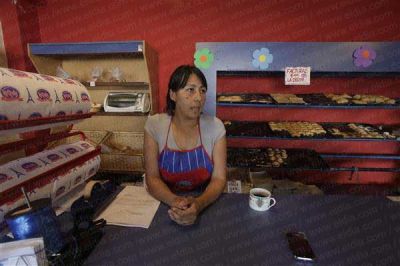 Encierran a la empleada y roban una panader�a     