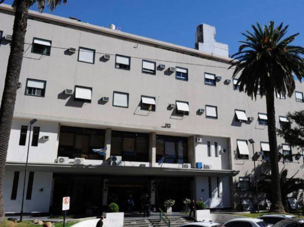 Le quisieron robar la moto en la zona noroeste y termin� con un disparo en la pierna