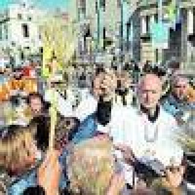 Le robaron al arzobispo Mario Poli adentro de la iglesia