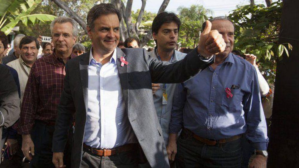 A�cio Neves conf�a en derrotar a Dilma y va por la presidencia