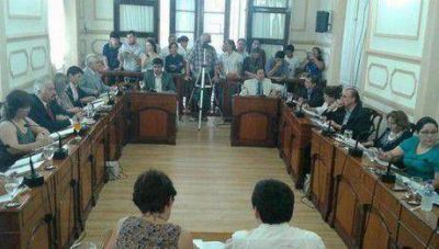 Corrientes: R�os acumula temas para aprobarlos sin debate en el Concejo