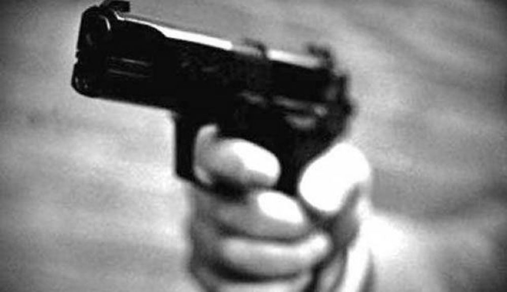 Un menor fue a la escuela con un arma cargada