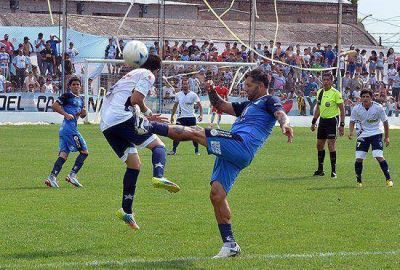 Como visitante, Racing gole� a Ferro y se qued� con el cl�sico