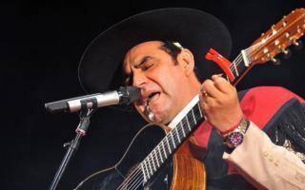 La Plata: El Chaque�o Palavecino cierra el Festival Internacional de Folclore