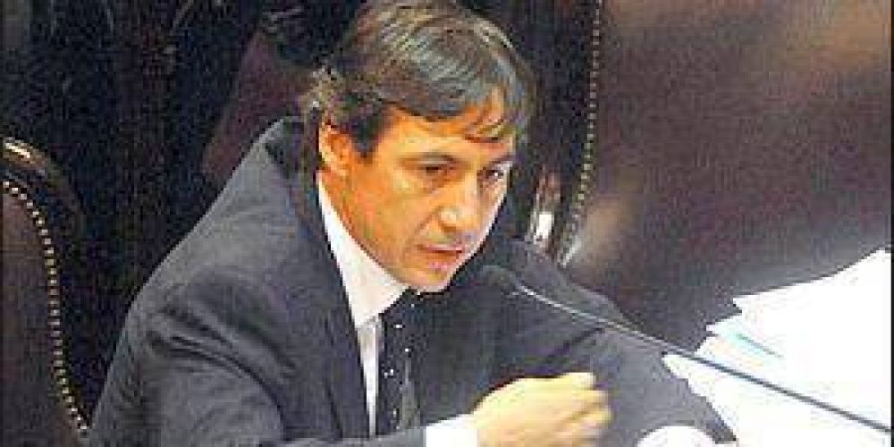 Fuerte reclamo de Naidenoff a Capitanich por trenes en Formosa