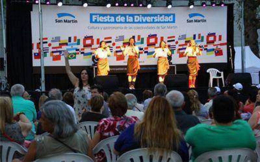 Cientos de vecinos pasaron por la Fiesta de la Diversidad, en San Mart�n