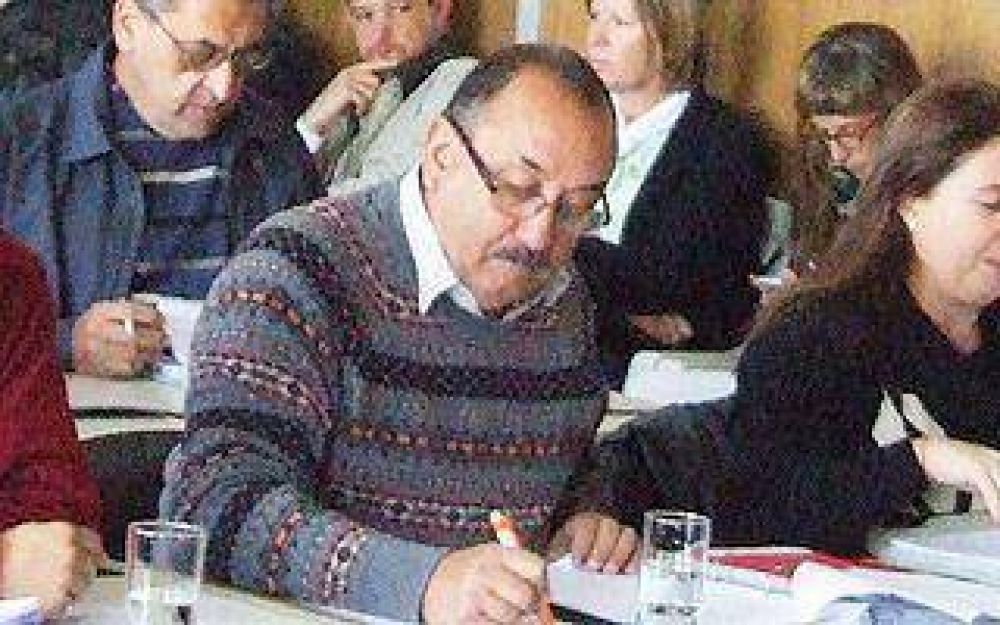 Para Saavedra, las exigencias de Saldutto �tienen poca seriedad�