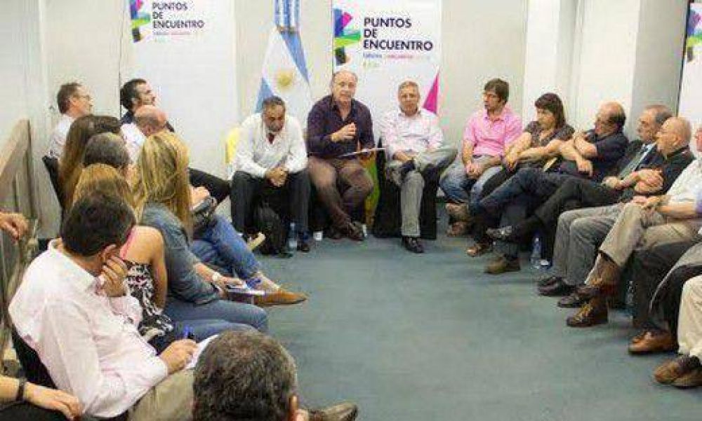 Accastello e Irico en una reuni�n para hablar de salud
