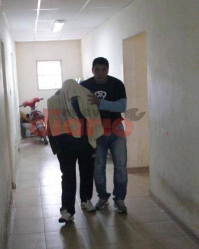 Ahorc� con un palo y golpe� a su concubina y a su hijo de 9 a�os
