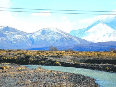 El partido dem�crata quiere provincializar por ley al r�o Atuel