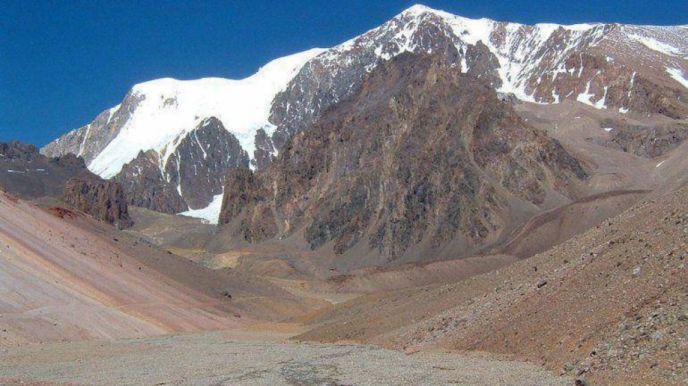 Una familia chilena busca quedarse con una parte de la cordillera de Los Andes en San Juan