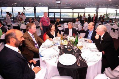 Poggi agasaj� a empresarios y acad�micos