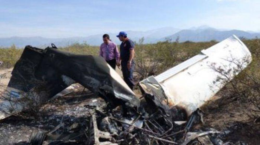 Hallaron destruida la avioneta que era buscada en Andalgal�