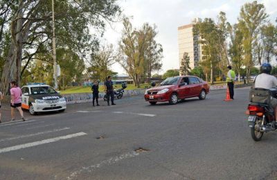 Sobre los puentes del Arroyo realizaron ayer operativos para controlar el tr�nsito