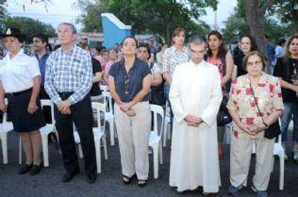 Lucía participó de la recuperación del campanario de la Parroquia San José Obreros