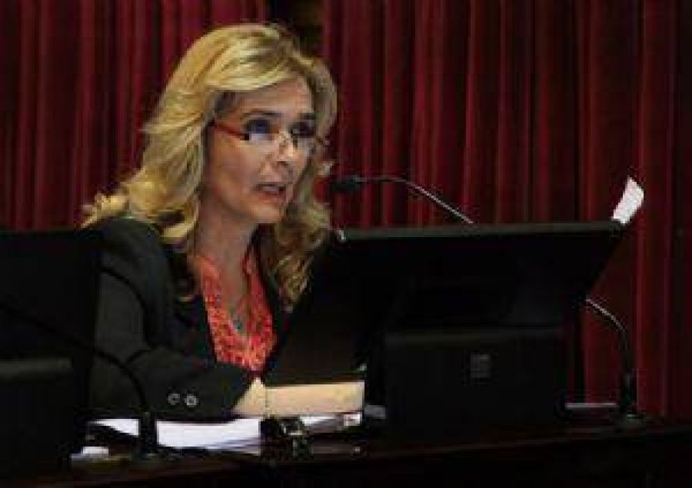 El�as de P�rez: �Alperovich demuestra que es un cobarde�