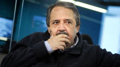 Alfons�n le pide a los miembros de FAUnen que 