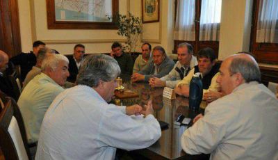 Defensa Civil controla los arroyos por la intensa lluvia