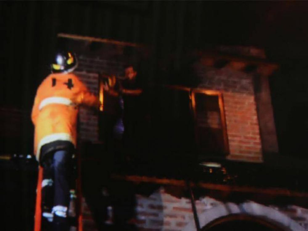 Son dos los muertos por el incendio en Punta Alta 1470