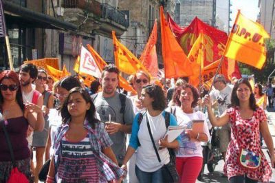 Los profesionales de la Salud vuelven al paro y piden reapertura de paritarias