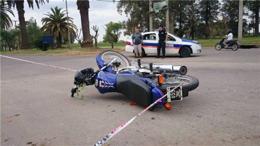 Colisionaron una moto y una camioneta