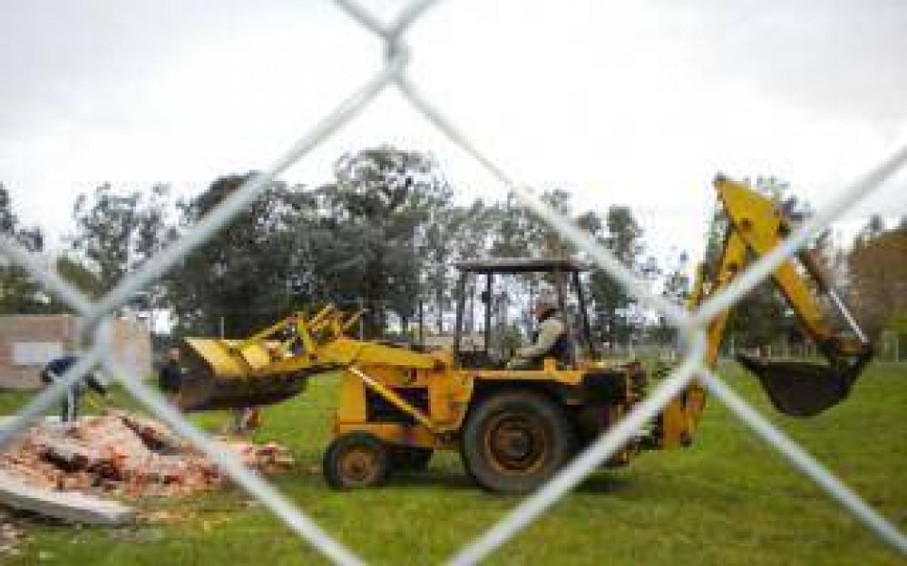 La Plata: Anularon cr�dito de ProCreAr a due�os cuyas casas fueron destruidas con una topadora