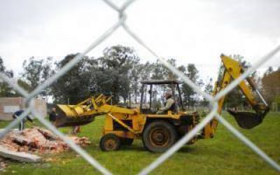 La Plata: Anularon cr�dito de ProCreAr a due�os cuyas casas fueron destruidas con una topadora