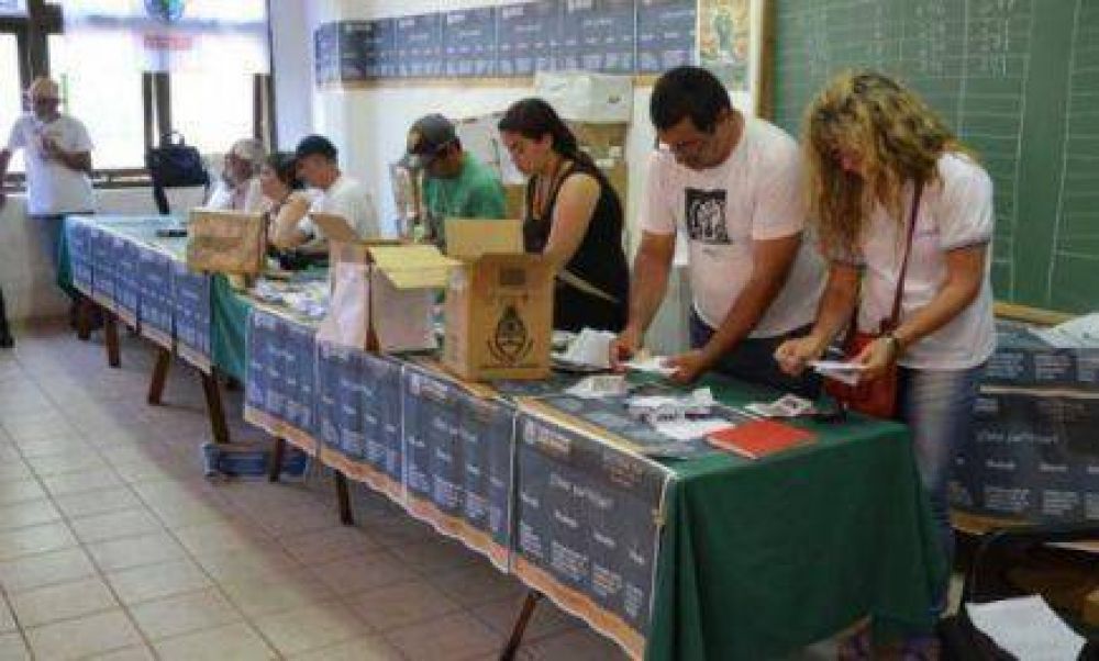 M�s de 120 mil personas votaron en la Consulta Popular sobre Represas