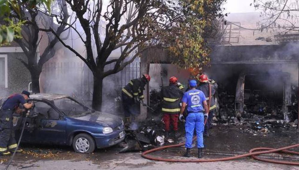 Un cortocircuito, un incendio mortal y la bronca de los vecinos
