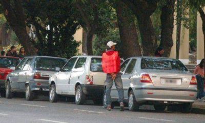 Vecinos y naranjitas presentan sistema alternativo para el estacionamiento controlado