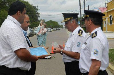 Distinguen a polic�as pampeanos en San Luis