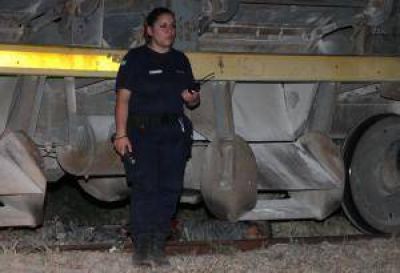 Se durmi� sobre las v�as del tren y muri� arrollado