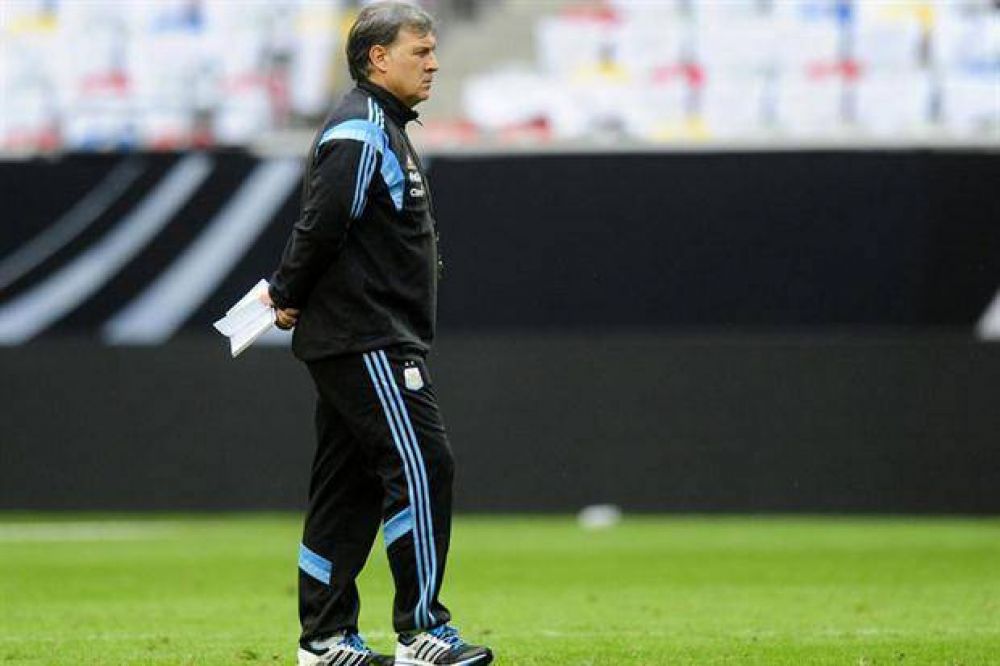 Gerardo Tata Martino, sobre Carlos Tevez: 