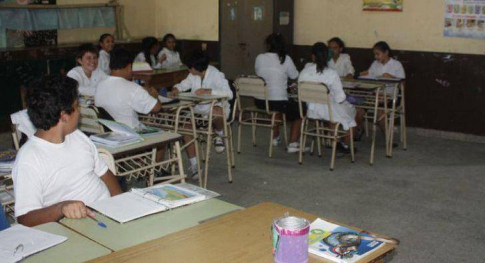 Advierten que chicos abandonan la escuela primaria por salir a trabajar