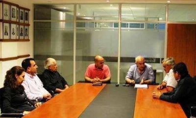 Echeverr�a se reuni� con entidades del campo y C�mara de Comercio