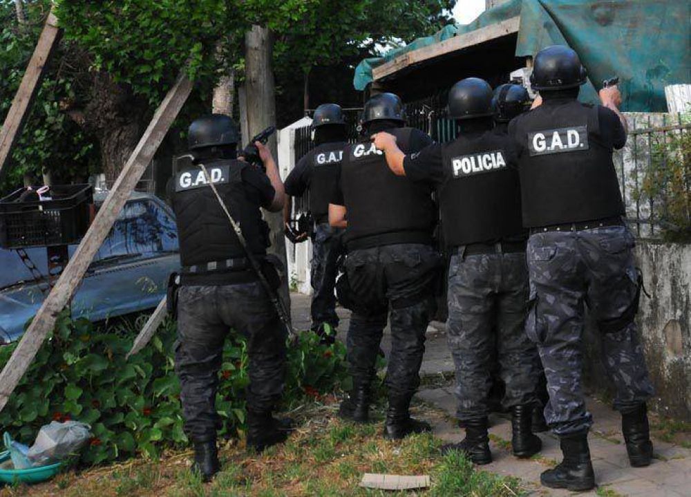 SECUESTRAN 230 KILOS DE MARIHUANA Y CAE PELIGROSA BANDA 