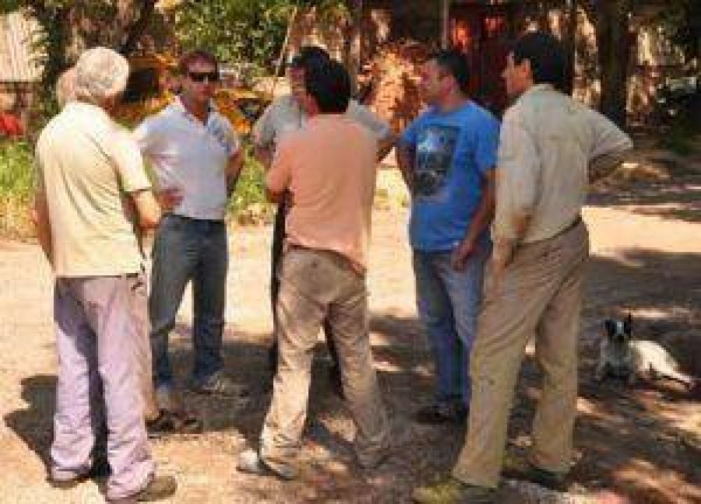 Speranza recorri� obras junto a integrantes de la Sociedad de Fomento Los Fundadores