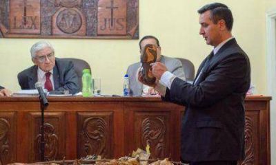 El defensor del �nico detenido pidi� la detenci�n del cura Chatelain    