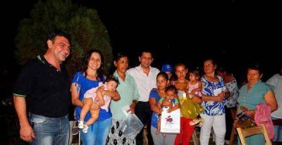 Jos� Mongel� agasaj� a la madres del Barrio Hip�lito Yrigoyen