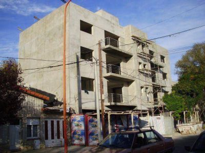 Peque�a salida al conflicto con las construcciones en Universitario