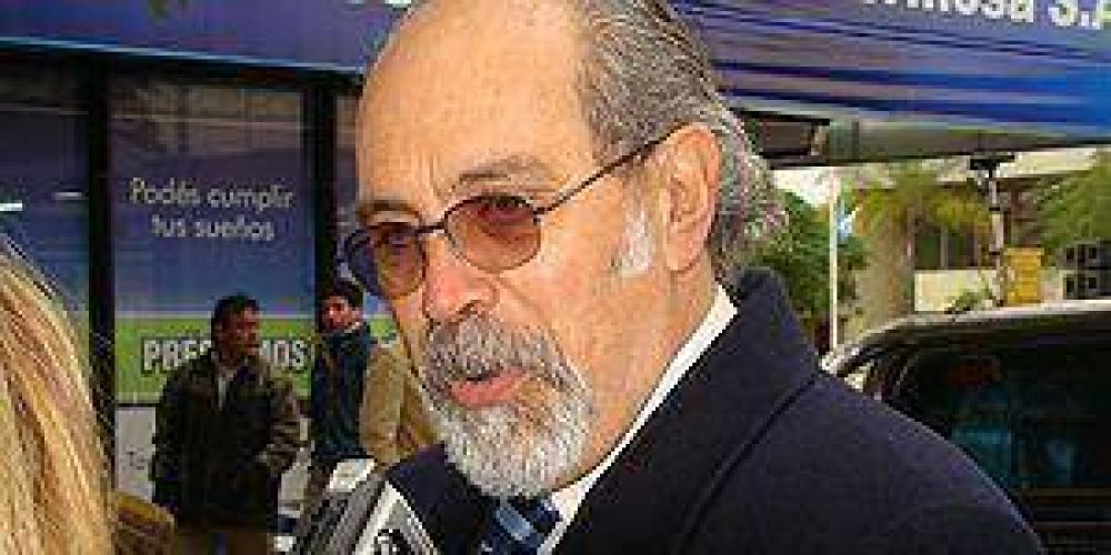 Ministro de Econom�a descarta por ahora pago extra a estatales