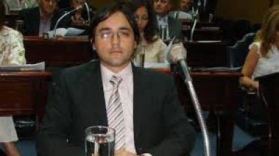 ADOPCI�N DEL HIMNO NACIONAL ARGENTINO EN WICHI