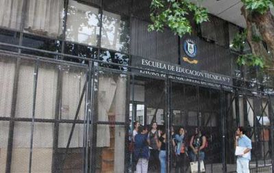 La escuela de 42 y 8 no sale de la conmoci�n por el alumno armado     