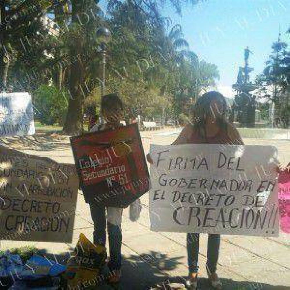 Docentes de Tumbaya exigen al gobierno de Fellner la firma del decreto para el pago de zona desfavorable: �estamos cansados de las falsas promesas�