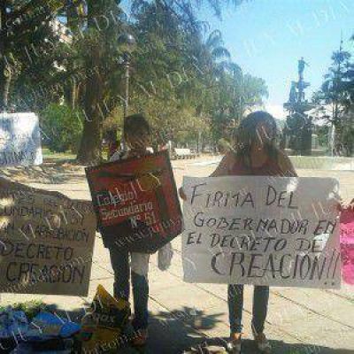 Docentes de Tumbaya exigen al gobierno de Fellner la firma del decreto para el pago de zona desfavorable: �estamos cansados de las falsas promesas�