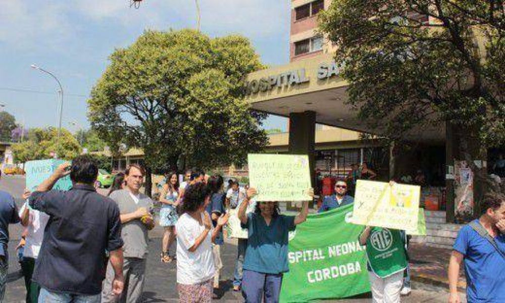 Reclamo de ATE con corte de calle en Bajada Pucar�