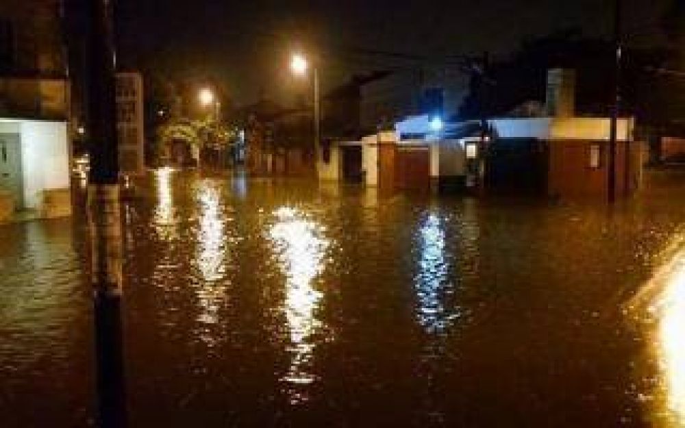 Temporal en territorio bonaerense: Intensas lluvias, fuertes r�fagas, regiones inundadas y cortes de luz