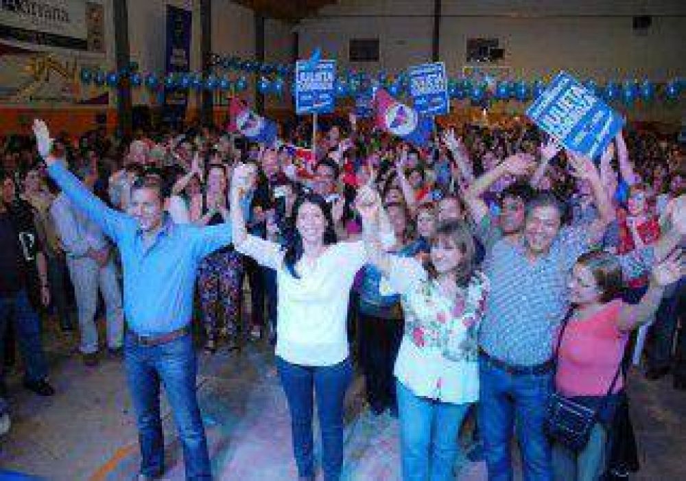 Pechen encabez� un acto de la lista Azul en Plottier 