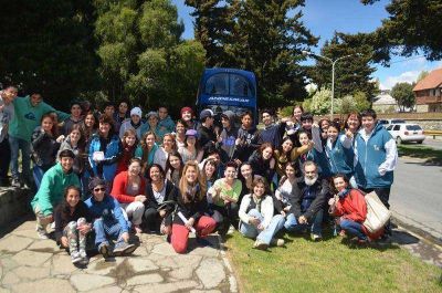 Alumnos de El Bols�n y Bariloche rumbo a Tecn�polis
